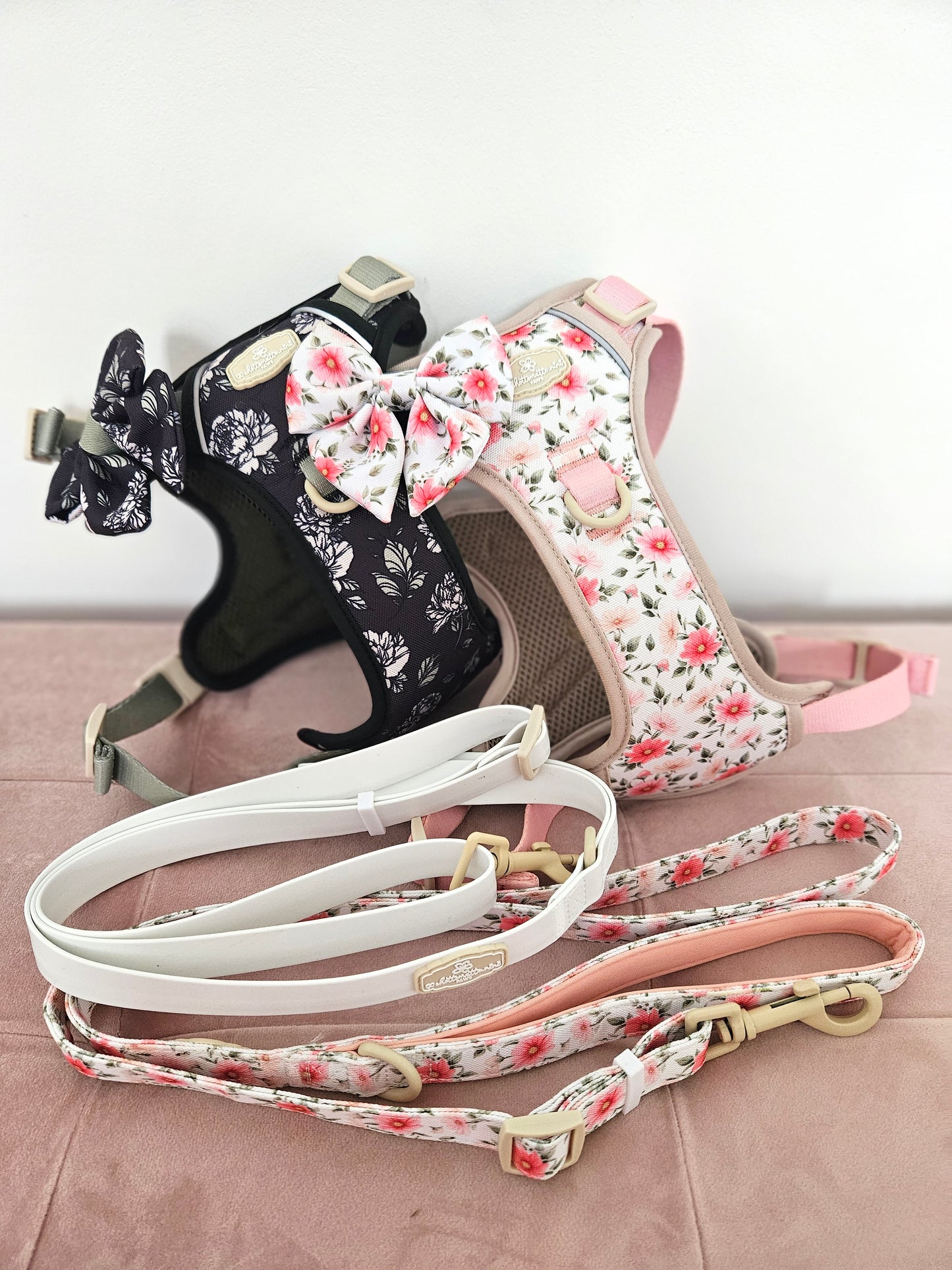 White Waterproof Light Adjustable Lead